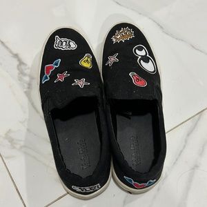 Used Zara causal shoes size 6